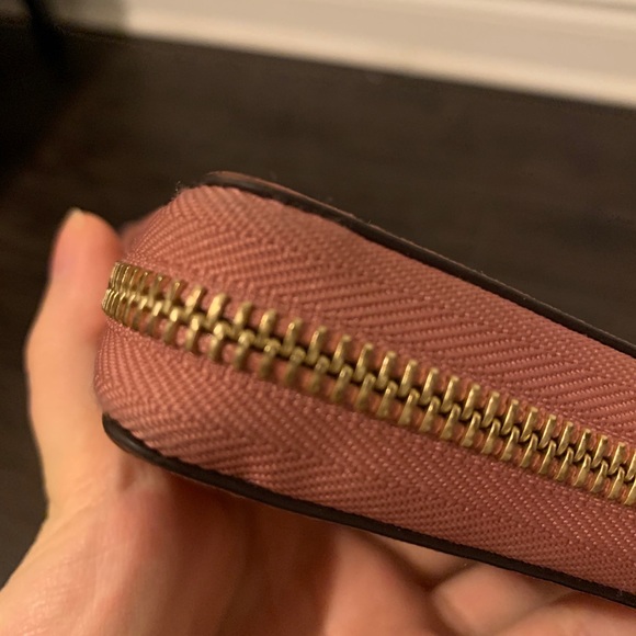 Michael Kors Wallet - Picture 8 of 9